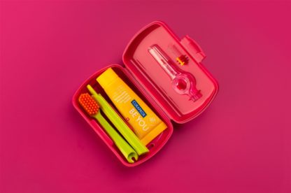 CURAPROX Travel Set magenta – Bild 2